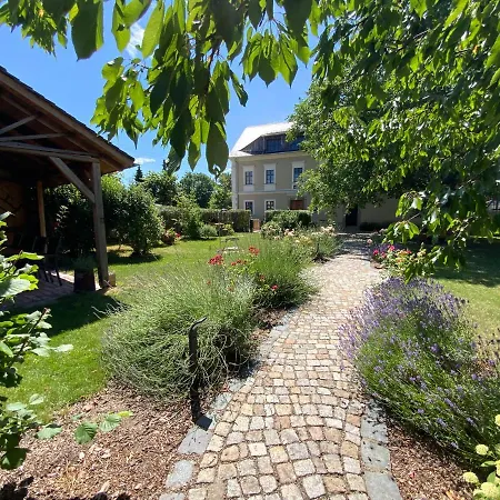 Gutshof * Doberschau-Gaussig